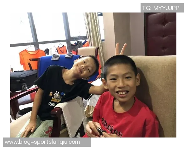 芬奇称赞迪林厄姆训练营表现出色强调其突分接球投篮任务